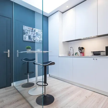 Magenta Square 1 Bdr With Ac Apartment Nice