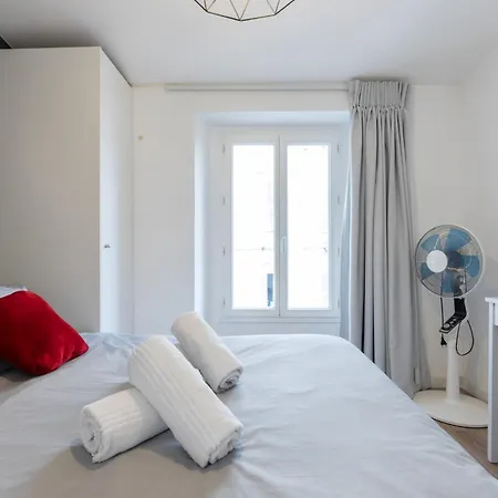 Magenta Square 1 Bdr With Ac Apartment *